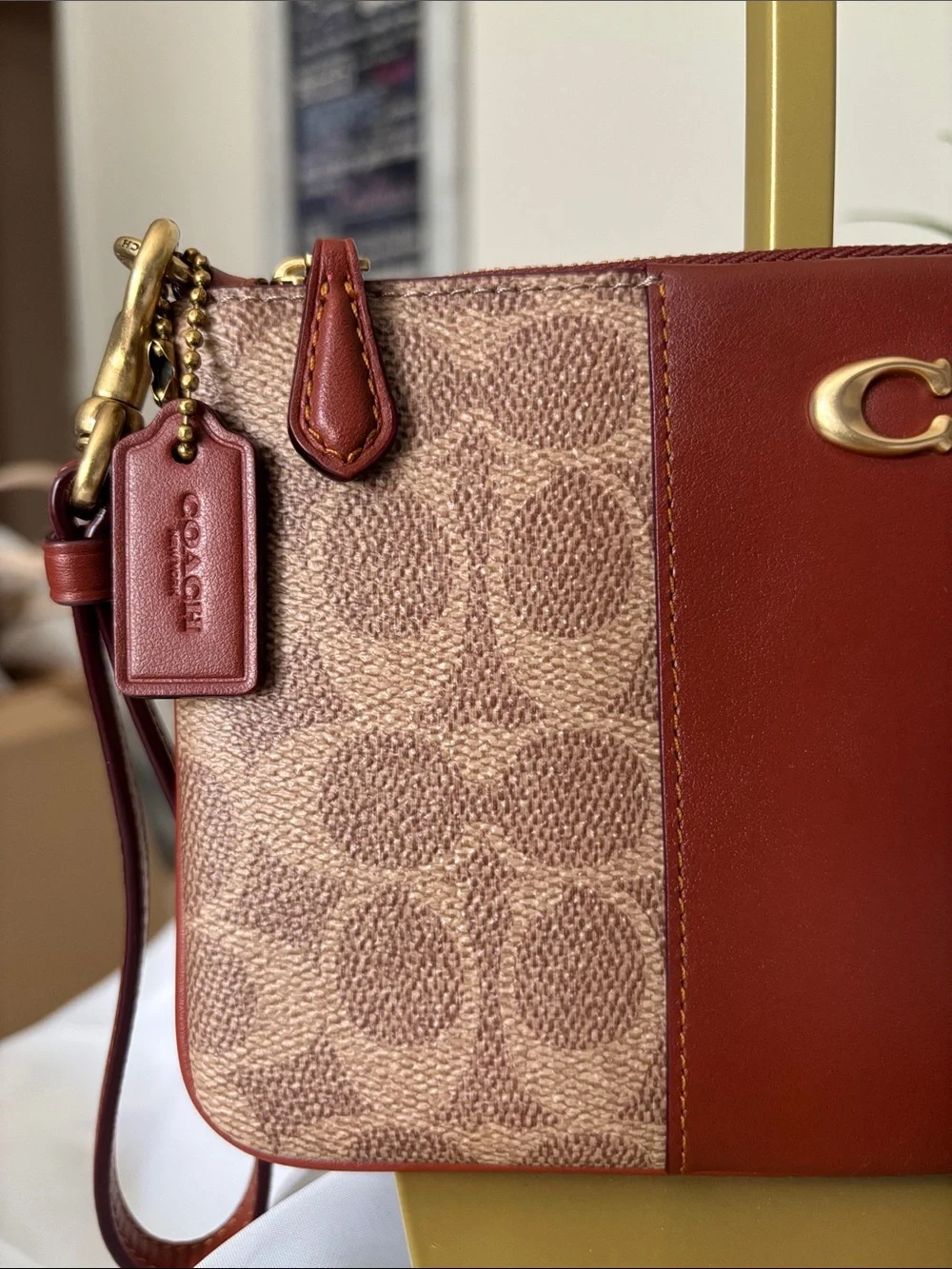 COACH Essential Wristlet